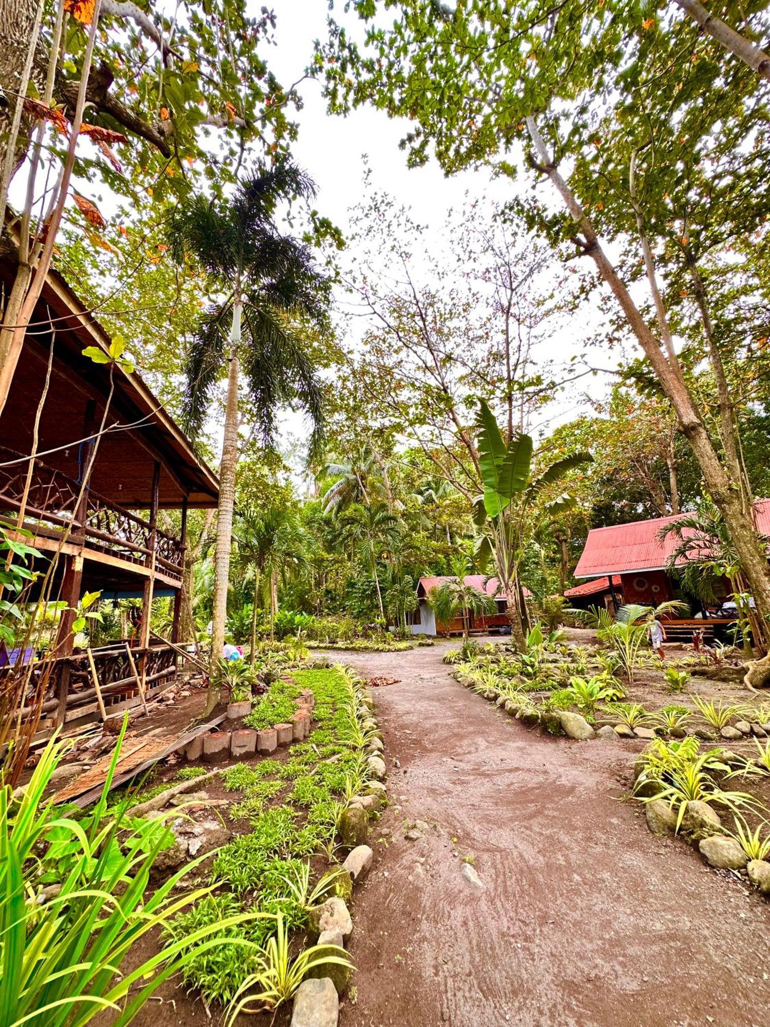 Playa Del Fuego Camiguin Beach Hostel & Resort Mambajao Exterior photo