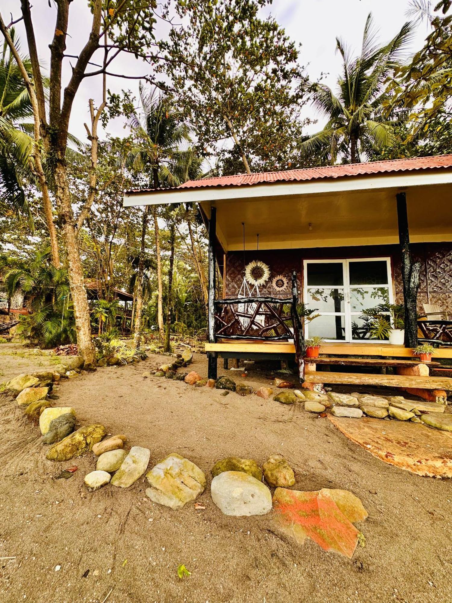 Playa Del Fuego Camiguin Beach Hostel & Resort Mambajao Exterior photo