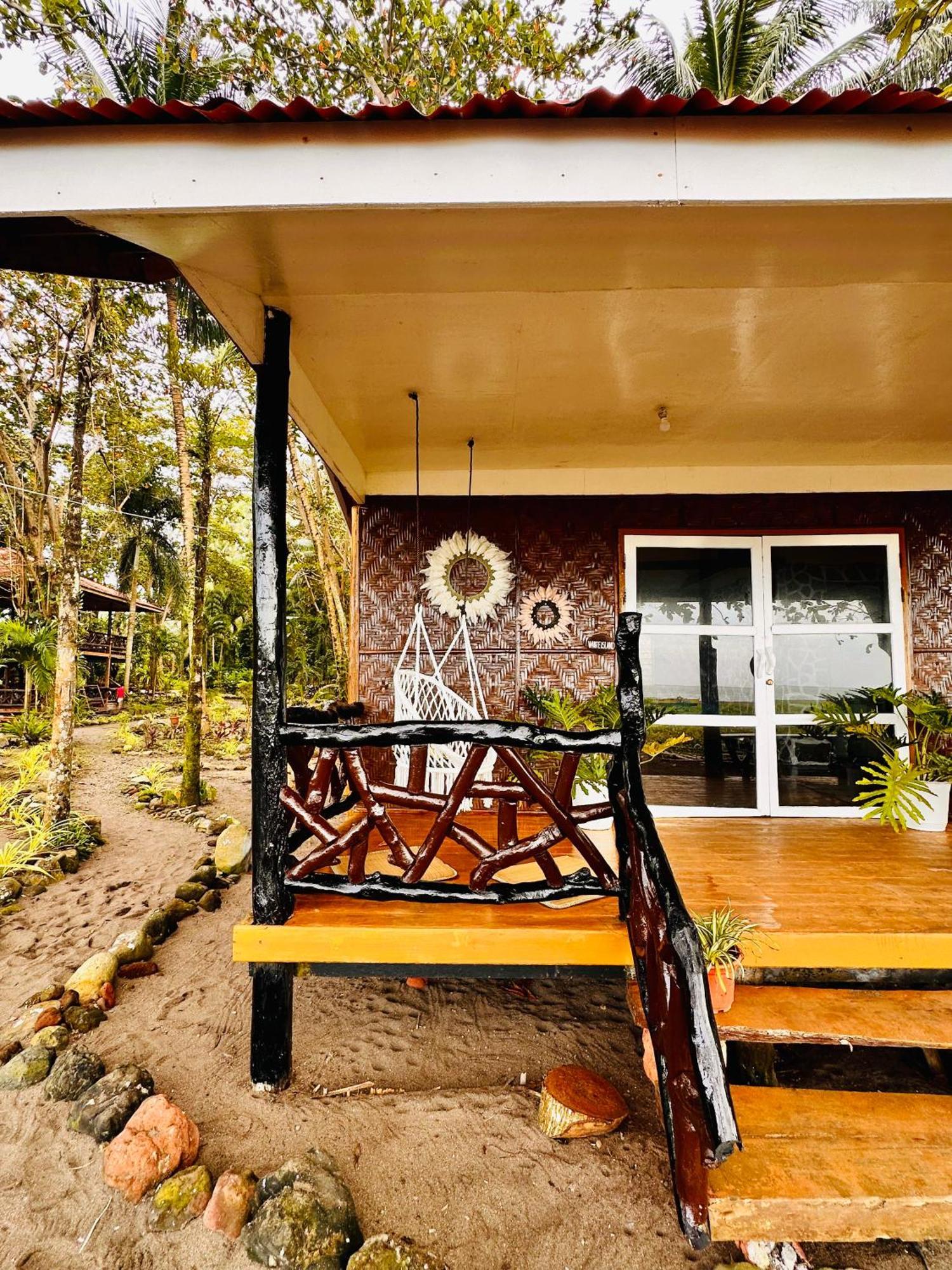 Playa Del Fuego Camiguin Beach Hostel & Resort Mambajao Exterior photo